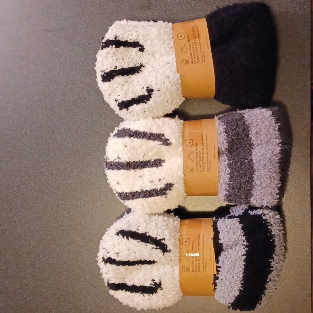 4/$16-3 pairs cat cozy socks